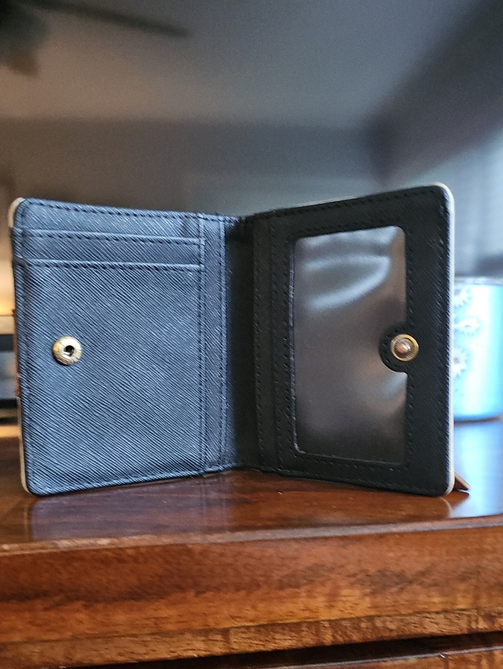 Fossil Small Wallet - Picture 3 of 5